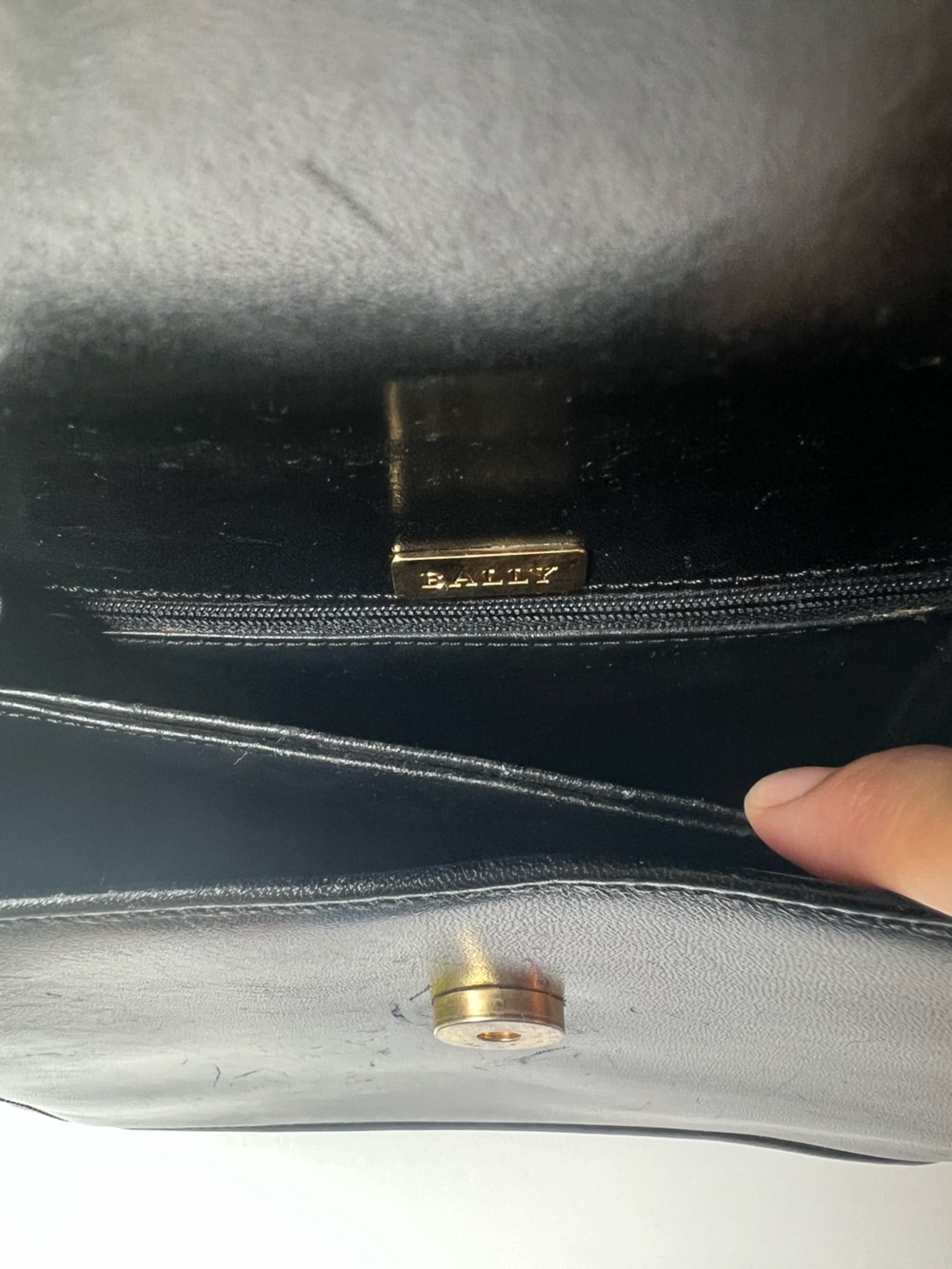 Vintage Bally Black Leather Top-Handle Bag with Gold Accent - Picture 8 of 9